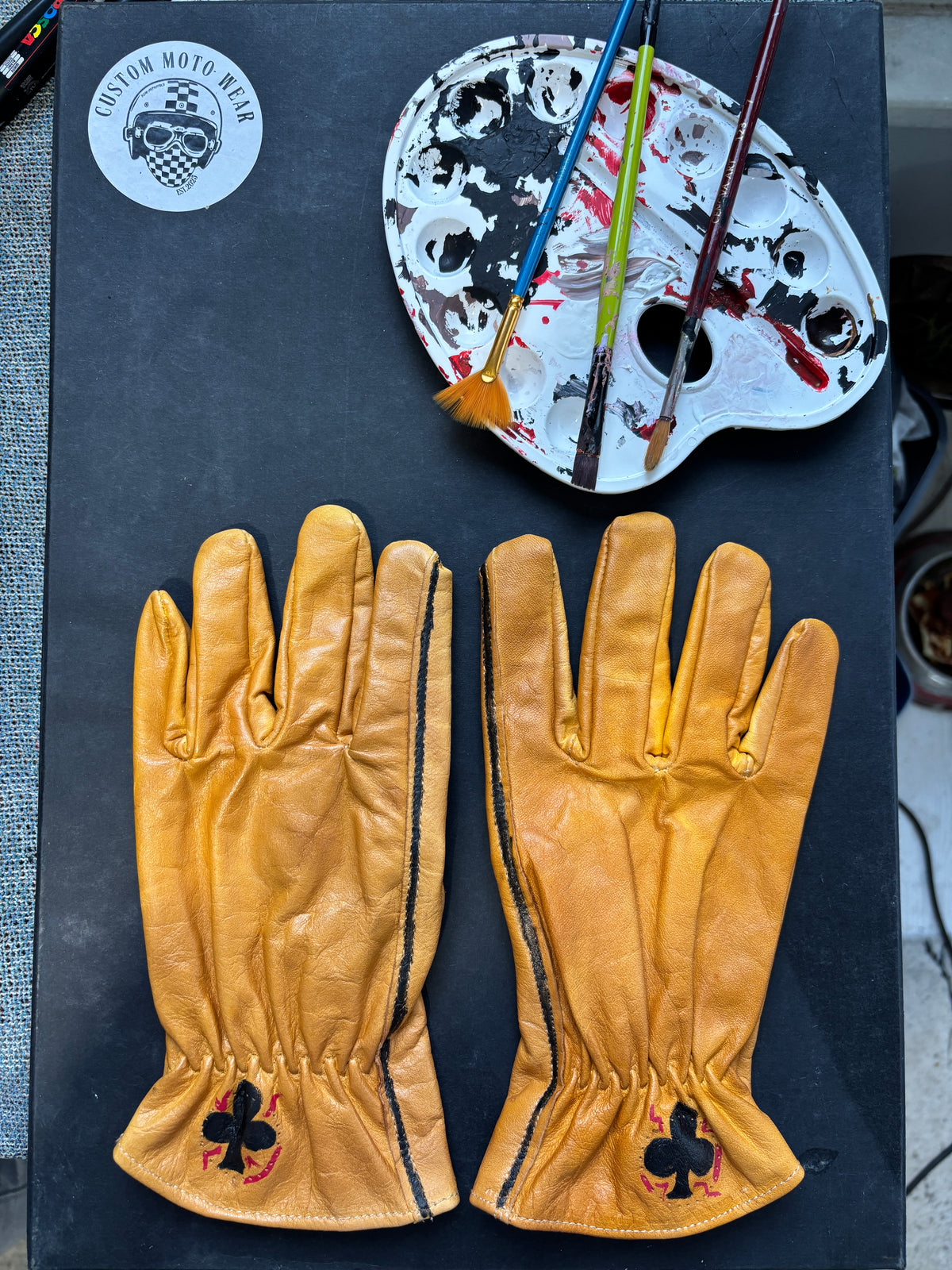 Erkek Sarı Vintage Deri Biker Eldiveni - Custom "Spades" Design
